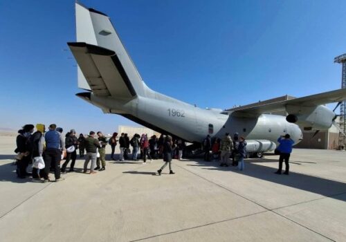 Prví ľudia z Jordánska sú na ceste domov, privezie ich lietadlo Spartan. O pomoc požiadalo už vyše 5 000 Slovákov – FOTO