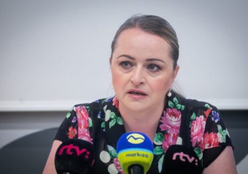 Stereotypy brzdia kariérny rast žien a pretrváva fenomén trestu za materstvo, upozorňujú odborári