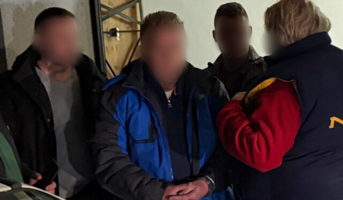 Medzinárodne hľadaný muž skončil v rukách polície. Zadržali ho v Dunajskej Strede na základe európskeho zatykača – FOTO