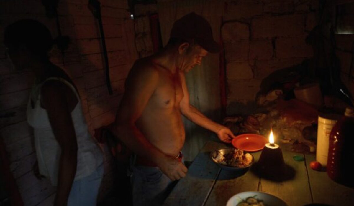 35609_cuba_energy_crisis_ingenuity_65683-640x420.jpg Protesty na Kube eskalujú, demonštranti vyrabovali kanceláriu komunistickej strany