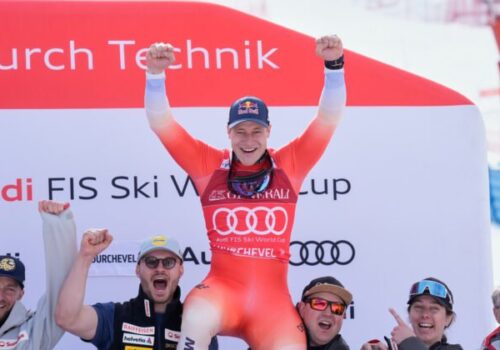 Marco Odermatt získal titul v super-G po zrušení pretekov v Courcheveli