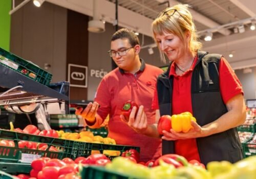 Kaufland zvýšil investície do zamestnancov: Medziročne vyčlenil na personálne náklady o takmer 17 miliónov viac