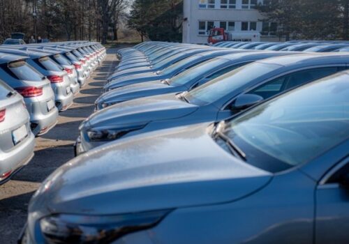 Policajti špecializovaných útvarov policajného prezídia dostali 60 nových áut, jedno vozidlo stojí 23 862 eur – FOTO