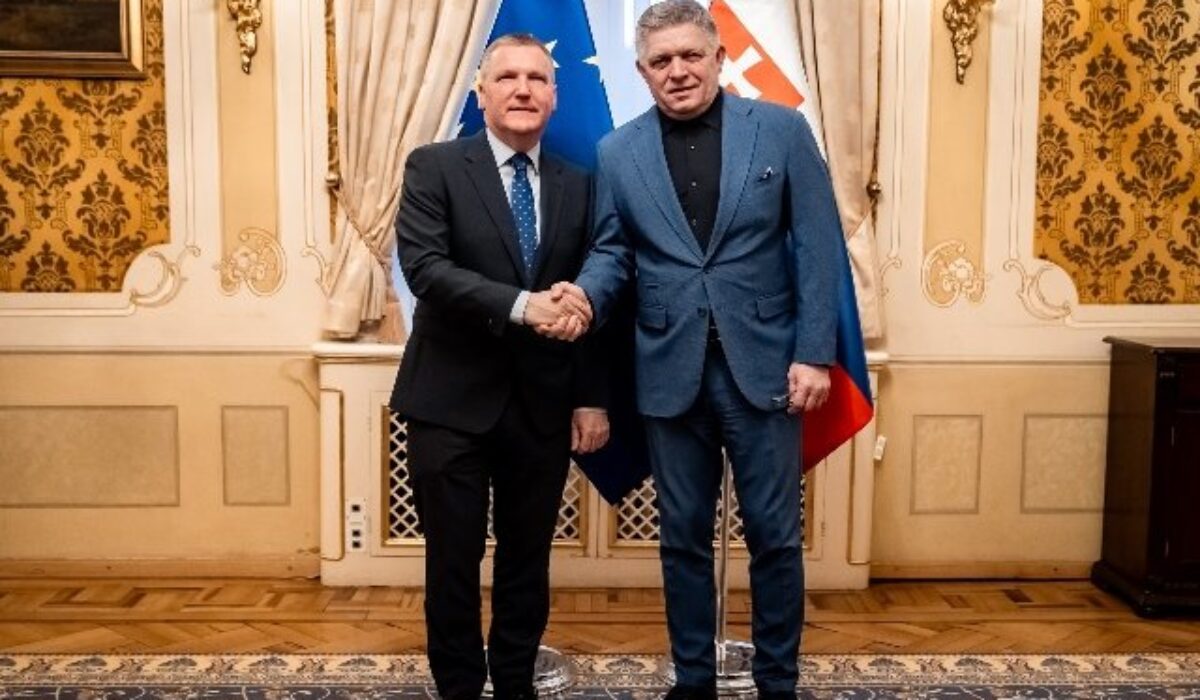 Fico otvoril pred eurokomisárom McGrathom tému „traumy“ z minulých vlád – FOTO