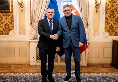 Fico otvoril pred eurokomisárom McGrathom tému „traumy“ z minulých vlád – FOTO