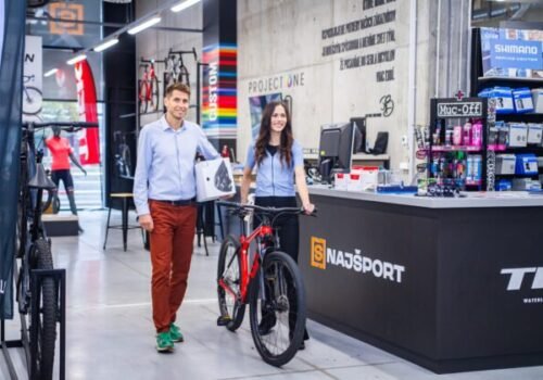 Veľká noc na bicykli: takmer 60 % slovenských rodičov športuje s deťmi na dvoch kolesách