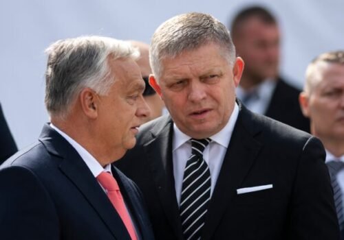 Fico ďakuje Orbánovi a je pripravený na spoluprácu s Magyarom, k výsledkom volieb sa vyjadril aj Pellegrini