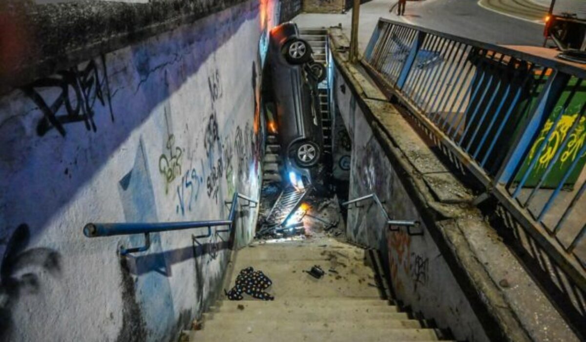Auto, ktoré v Košiciach vletelo do podchodu, šoféroval policajt Úradu inšpekčnej služby