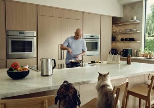 Výkonná technológia pre kuchyňu a domácnosť: Silvercrest a Andre Agassi kladú dôraz na špičkové technológie a ľudský prístup.