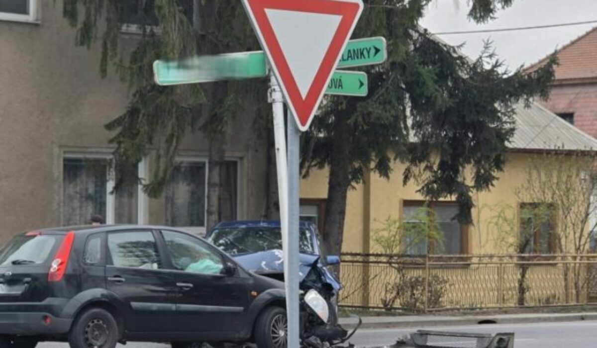 Muž šoféroval napriek zadržanému vodičáku, policajti ho musela naháňať – FOTO