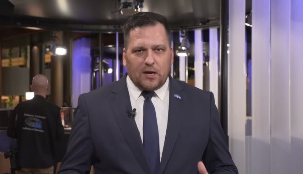 Zdechovský: iná doba, rovnaké metódy. diktátorom sa nesmie ustupovať