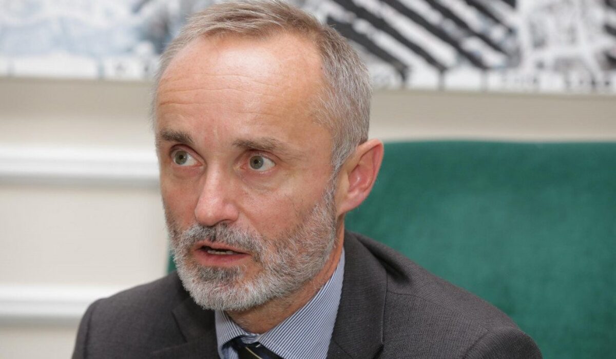 Platy politikov opäť rozvírili vášne: Blanár priznal tisíce, Valášek nevie, koľko zarába