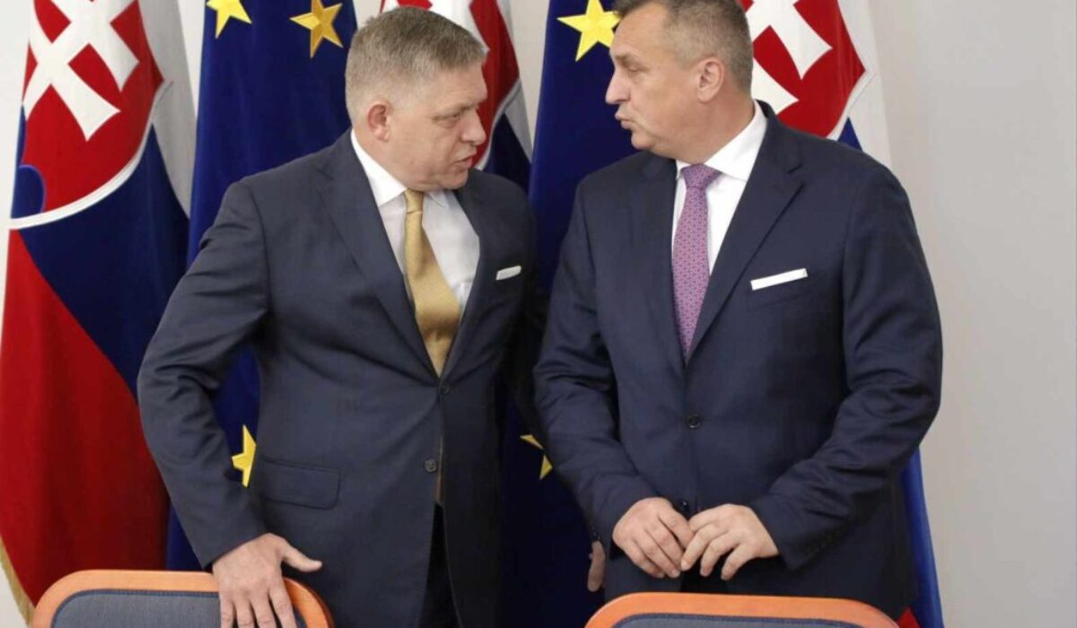 Pôžička pre Ukrajinu rozdelila Európu: SNS tlačí na Fica, aby sa Slovensko pridalo k blokáde