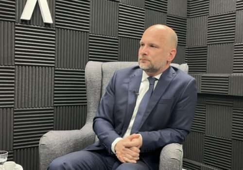 Grendel: Zrušenie voľby poštou má oslabiť opozíciu, nie riešiť manipulácie – VIDEO