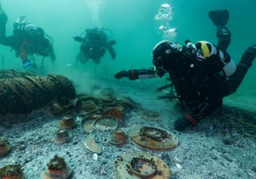 Objav ako z učebníc. Zo švajčiarskeho jazera vytiahli tisíce rímskych artefaktov – FOTO
