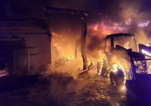 V Chrasti nad Hornádom horela hospodárska budova, škoda bola vyčíslená približne na 120-tisíc eur – FOTO