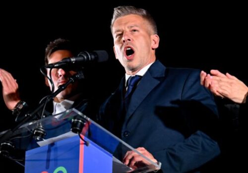 Magyar žiada od prezidenta okamžité poverenie na zostavenie vlády, následne ho vyzval k odstúpeniu – VIDEO