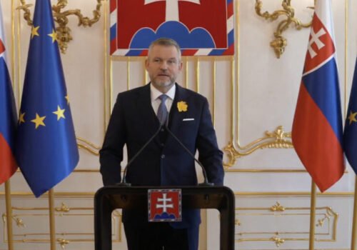 Pellegrini rokoval so samosprávami, tie varujú pred kolapsom služieb, ak sa nezmení dlhová brzda – VIDEO