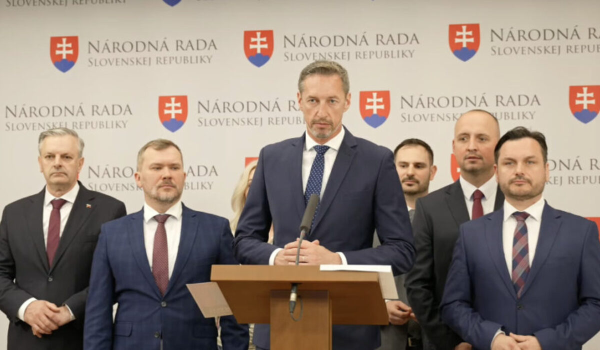KDH kritizuje Ficovu vládu, ekonomika podľa hnutia upadá a prioritou sú zmeny volebných zákonov – VIDEO