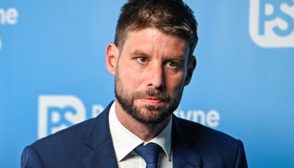 Blanár odmieta zistiť, ako to v skutočnosti bolo s navážaním migrantov. podľa šimečku tuší, že mal magyár pravdu