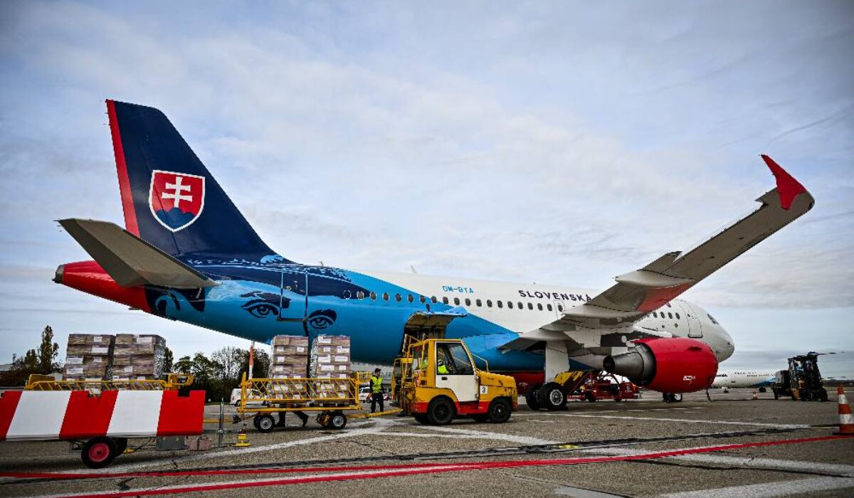 Vládny špeciál uviazol v Kazachstane, časť slovenskej delegácie sa vracia domov komerčne