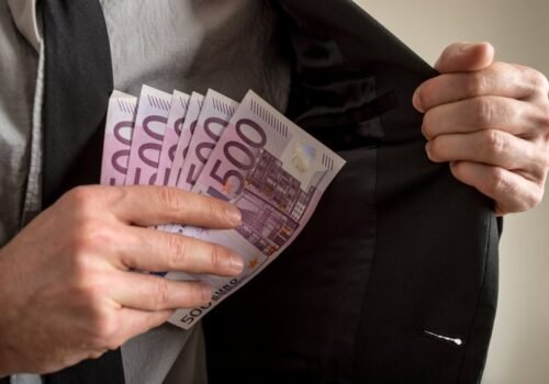 Zamestnankyne úradu práce v Pezinku zneužili systém pomoci počas pandémie, vznikla škoda viac ako pol milióna eur