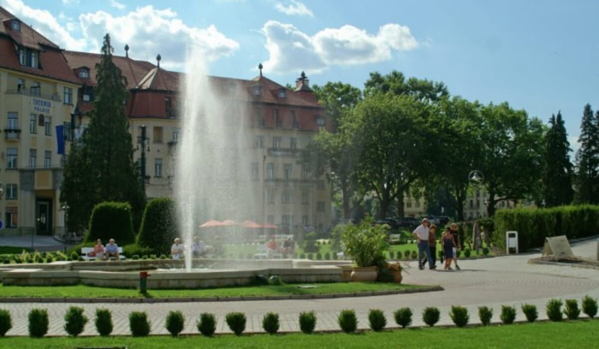 Piešťany chystajú na otvorenie letnej kúpeľnej sezóny bohatý program, Kolonádový most je však stále zatvorený – FOTO