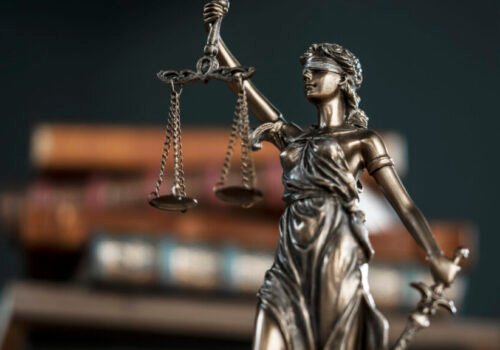 Inštitút kajúcnika vznikol v Taliansku v rámci boja proti terorizmu, neskôr sa sprísnili podmienky jeho využívania