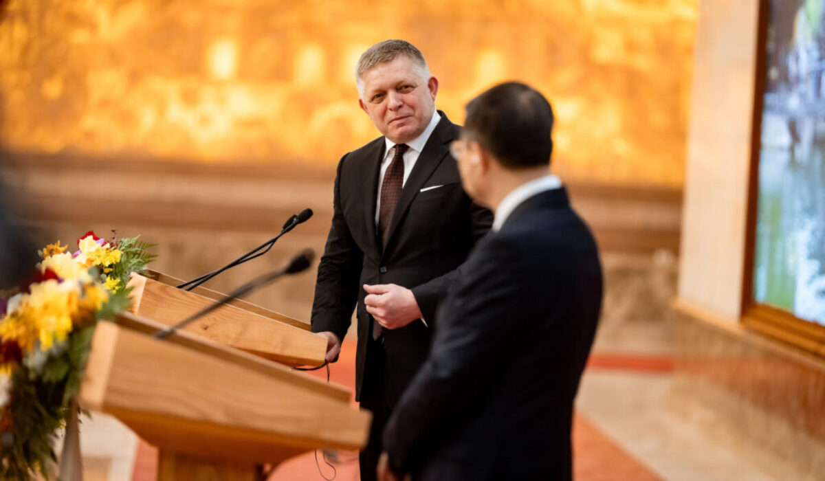 Priame lety aj jadro. Čo priniesla Ficova 30-hodinová návšteva Vietnamu? – VIDEO, FOTO