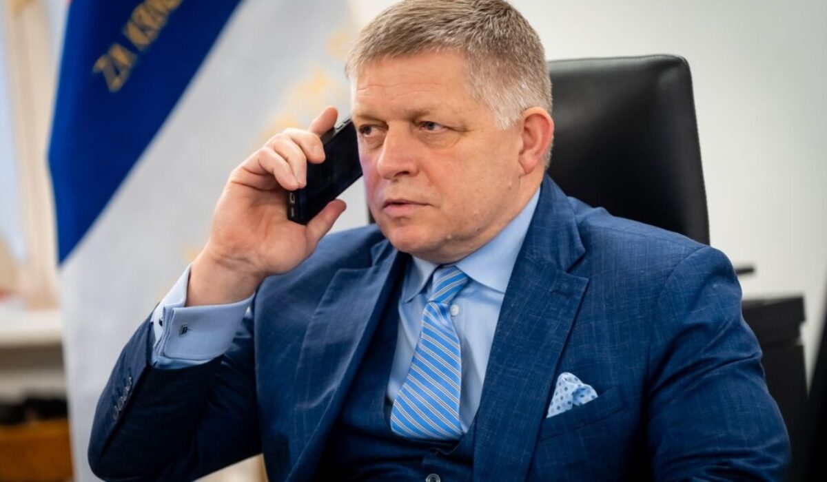 Fico telefonoval s Magyarom a pozval ho na Slovensko. Prioritou maďarského premiéra majú byť Benešove dekréty