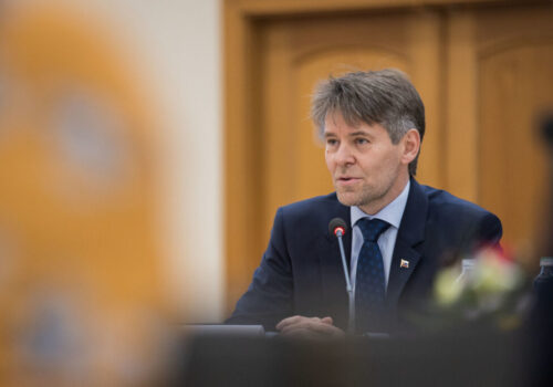 Situácia ohľadom konkurencieschopnosti hospodárstva, vysokých cien energií a energetickej bezpečnosti zostáva podľa Eštoka kritická