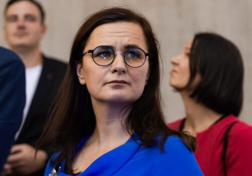Danko vykázal Mesterovú z rokovacej sály pre hárky s podpismi, poslankyňa sa chce obrátiť na ústavný súd – VIDEO