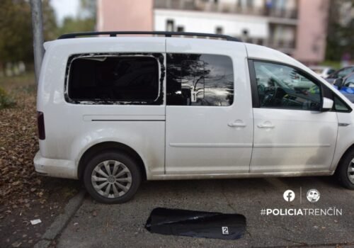 Kriminalisti objasnili sériu vlámaní do áut, páchateľ si vyberal najmä VW Caddy – FOTO