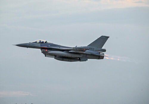 F-16 zo Slovenska a Gripeny z Česka lietali bok po boku, cvičenie preverilo ich koordináciu