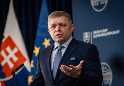 Fico ťahá Slovensko gréckou cestou, najhorší rating za posledných 20 rokov je dôkazom zlyhania vlády – VIDEO, FOTO