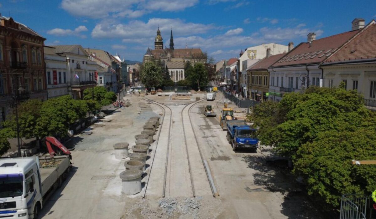 37813_682125961_1460349229470146_5435420105795619357_n.jpg Rekonštrukcia Dolnej brány v Košiciach napreduje, hotová má byť pred konaním maratónu