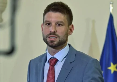 Šimečka sa sťažuje na „lustrovanie rodiny“. Tvrdí, že nemajú na neho nič.