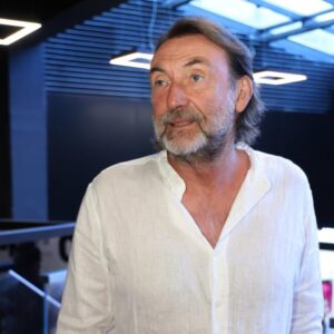 Hajdu vybuchol kvôli útokom na umelcov: „Bez nás ste len zvieratá!“ Odkázal kritikom