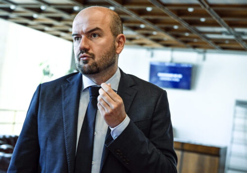 Koalícia sa bojí voličov zo zahraničia, podľa Dubéciho bude vymýšľať ďalšie zmeny volebného systému
