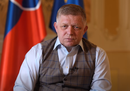 Boj opozície o zachovanie voľby poštou je podozrivý, podľa Fica nespĺňa požiadavky demokratických princípov – VIDEO