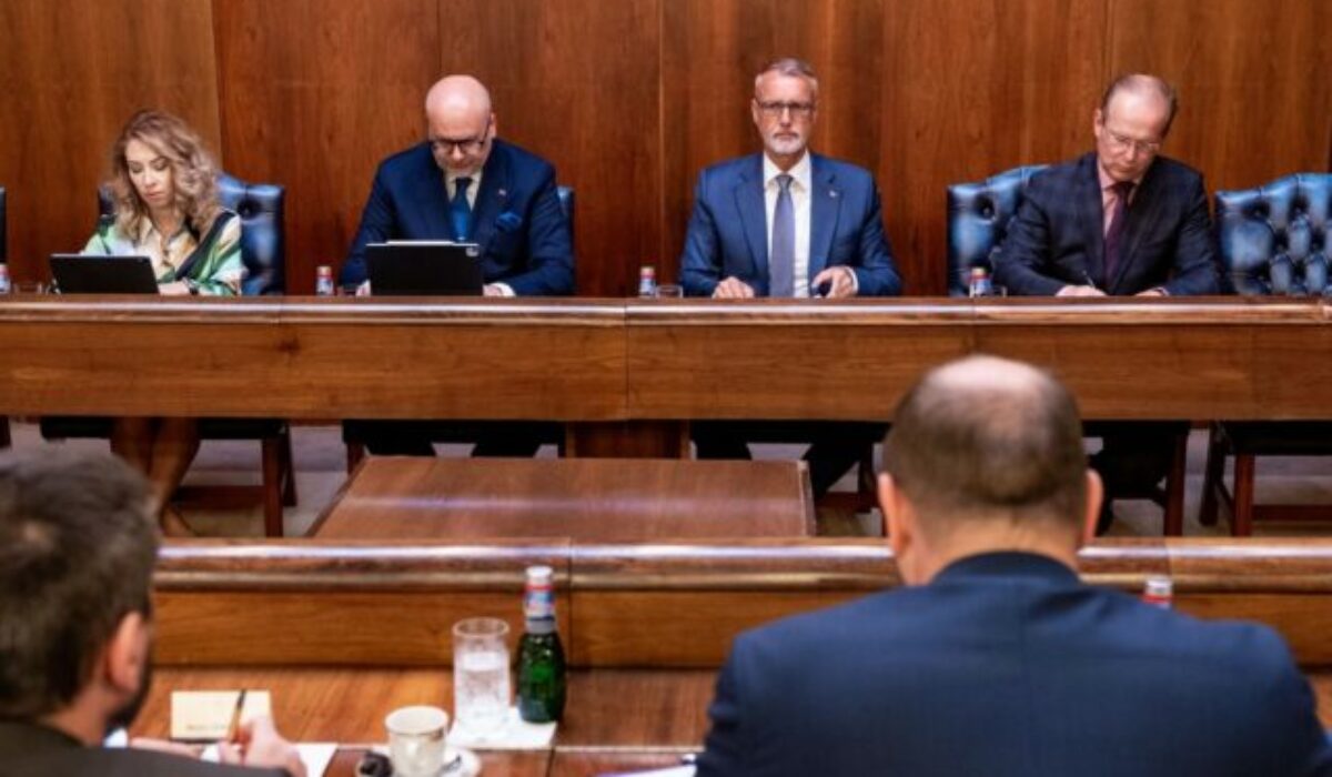 38326_rasi-640x420.jpg Raši prijal zástupcov ZMOS aj SK8, predložili mu historicky prvý dokument k reforme verejnej správy – VIDEO, FOTO