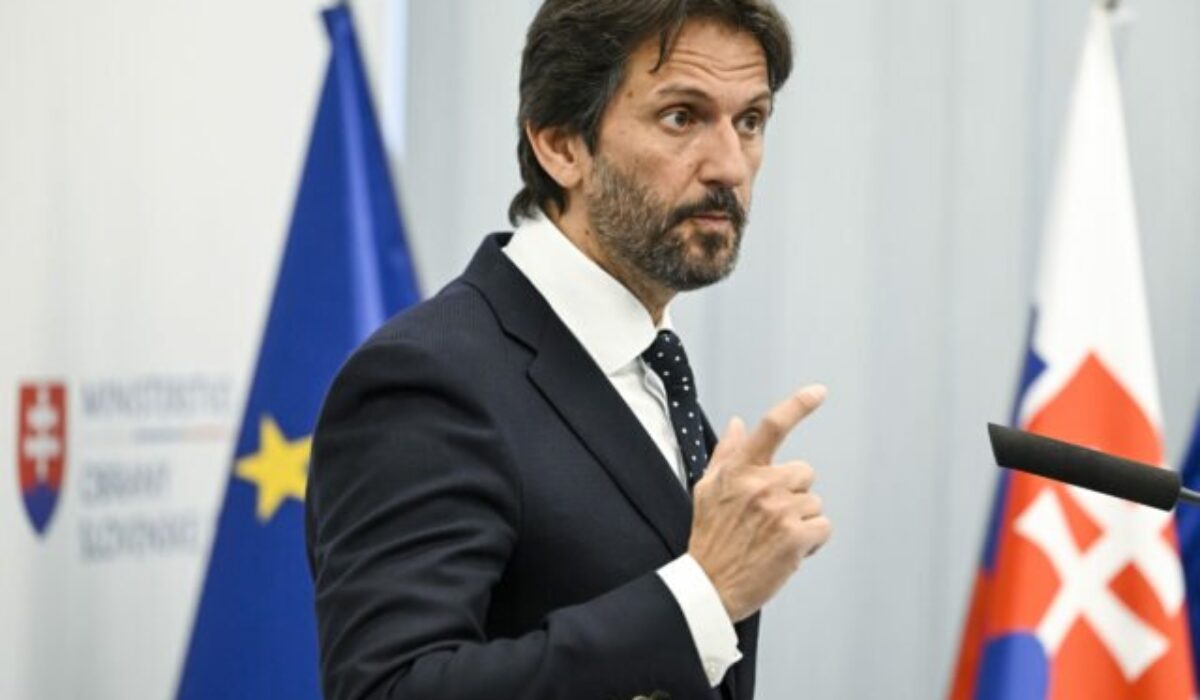 38328_67615440d2071075269751-scaled-1-640x420.jpg Ministerstvo obrany sľubuje veľkolepé oslavy 81. výročia nad fašizmom, nebudú chýbať Martin Harich ani Tina