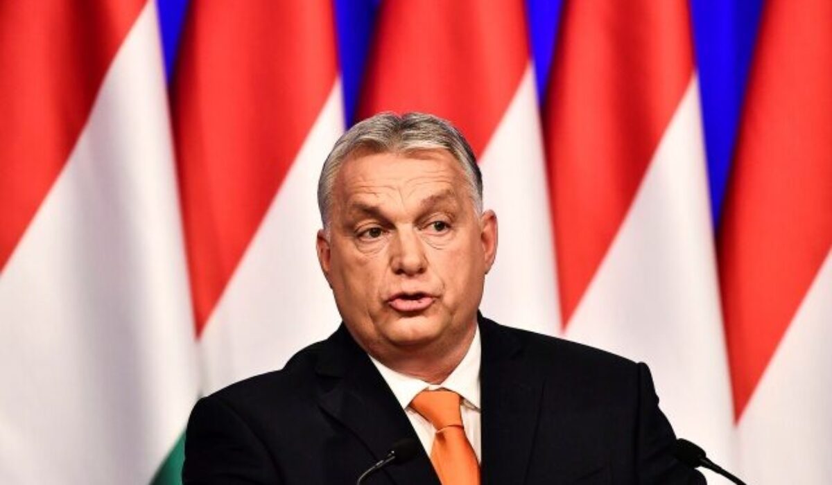 Maďarská polícia vyšetruje firmy napojené na Orbána pre podozrenie z korupcie