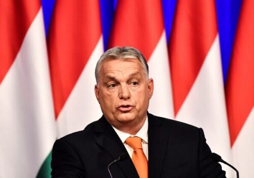 Maďarská polícia vyšetruje firmy napojené na Orbána pre podozrenie z korupcie
