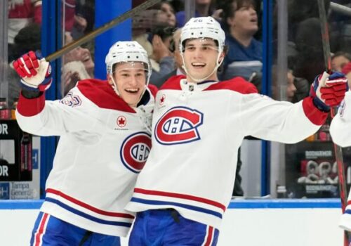 Calderova trofej pozná finalistov. Stane sa najlepším nováčikom v NHL Slafkovského ruský spoluhráč?