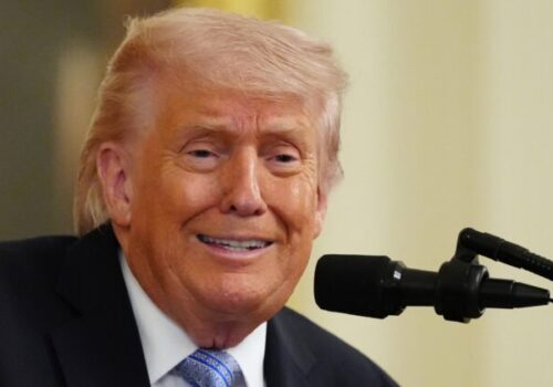 Trump pohrozil Teheránu „vyššou úrovňou“ bombardovania, ak nepristúpi na dohodu