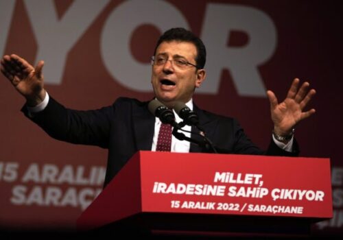 Turecká polícia zadržala desiatky ľudí v kauze istanbulského starostu Imamogla