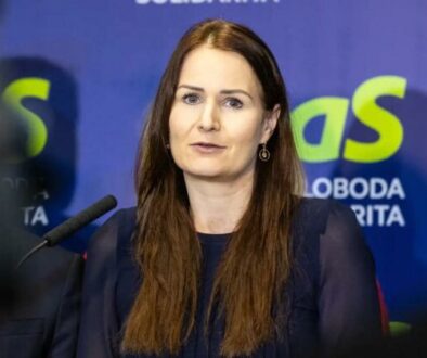 Holečkovej niekto prerezal pneumatiky na aute: samozrejme, že sa bojím o zdravie svojich detí a rodičov, reagovala poslankyňa po incidente –