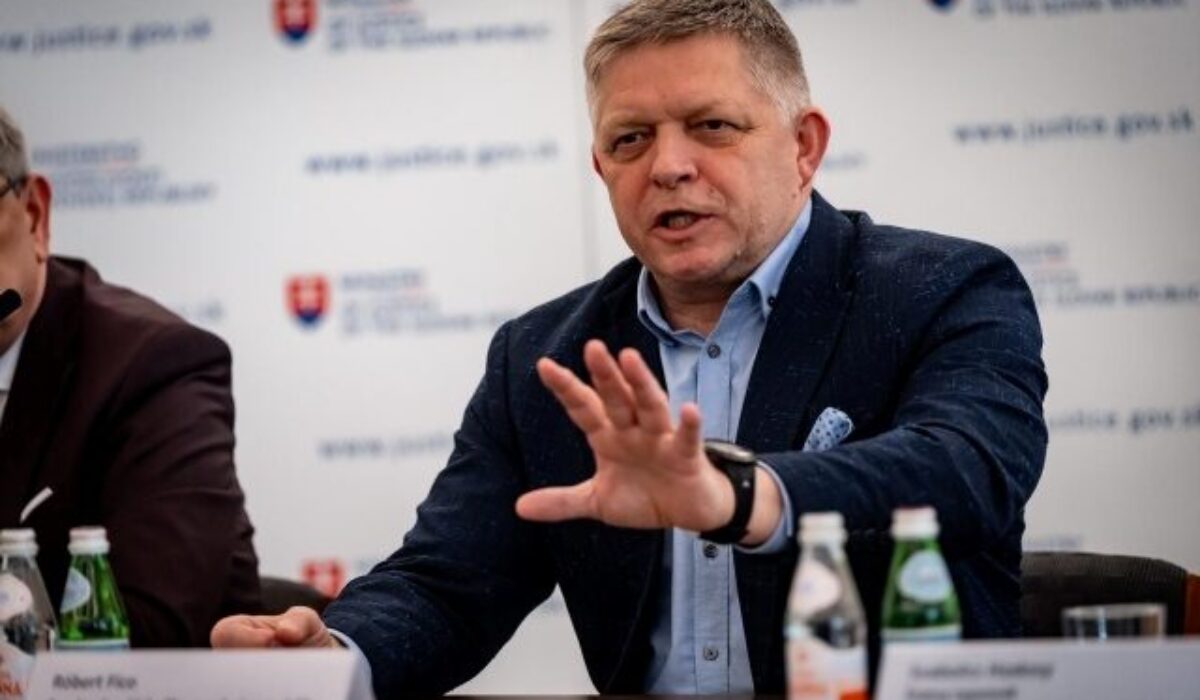 38679_fico2-640x420.jpg Fico by mal počas návštevy Ruska pripomenúť aj obete vojny na Ukrajine, Amnesty International žiada jasný postoj k Rusku