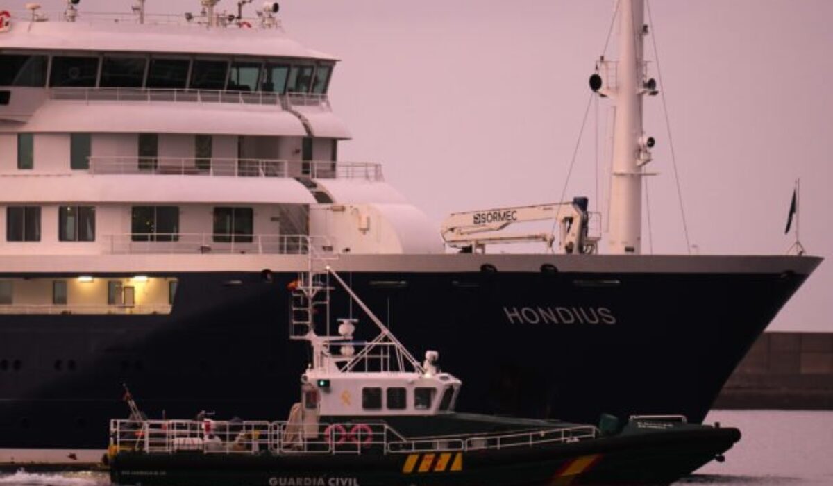38769_spain_hantavirus_ship_52238-640x420.jpg Loď, na ktorej sa vyskytol smrtiaci hantavírus, dorazila k pobrežiu Kanárskych ostrovov